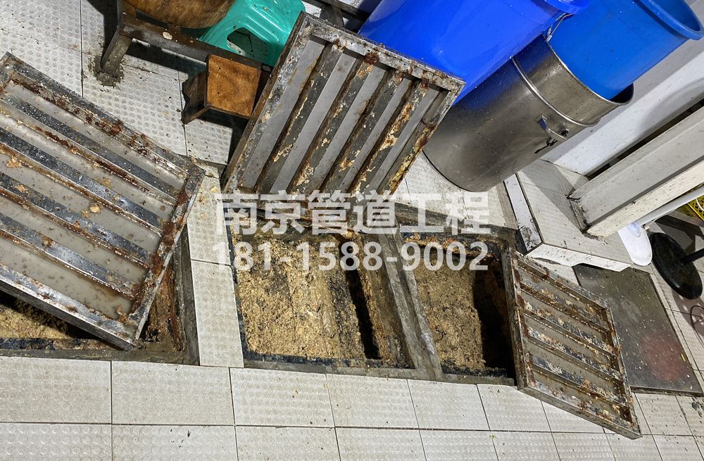278北京城管中队食堂隔油池清理